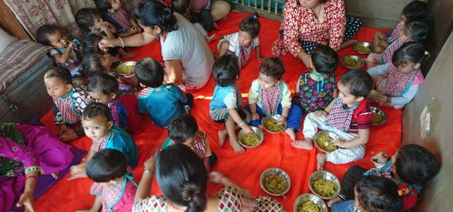 Nepal | Georg Kraus Stiftung macht 200 Kleinkinder satt